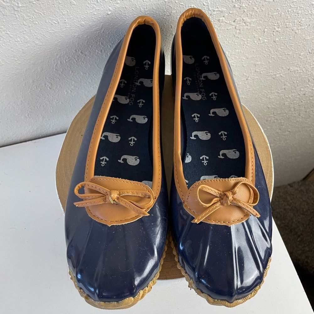 London Fog Navy and Tan Rain ballet flats